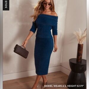 Vici Melena Fuzzy Knit Mockneck
Sweater AND midi skirt SET - BRAND NEW!